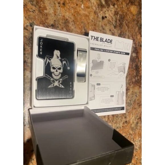 Engraved Aluminum Wallet for Men - Slim Money Clip & Card Holder, Skull Joker - Picture 2 of 3